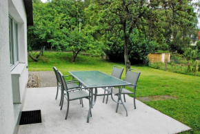 Ferienbungalow mit gro_em Garten i, Middelhagen